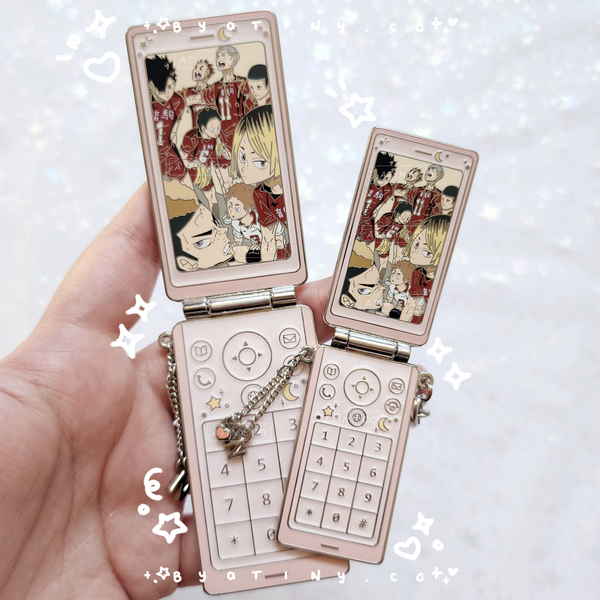 ⋆˙⟡♡₊˚⊹. NEKOMA FLIP PHONE PIN + KEYCHAIN .⊹˚₊♡⟡˙⋆