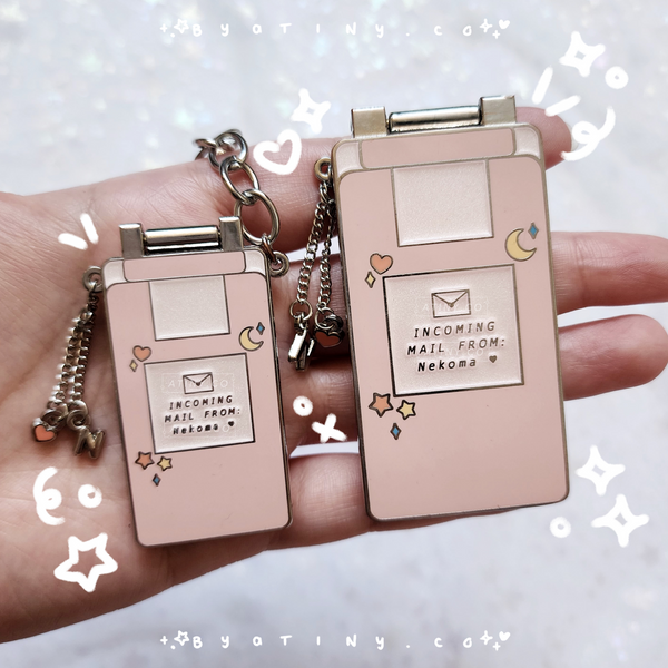 ⋆˙⟡♡₊˚⊹. NEKOMA FLIP PHONE PIN + KEYCHAIN .⊹˚₊♡⟡˙⋆